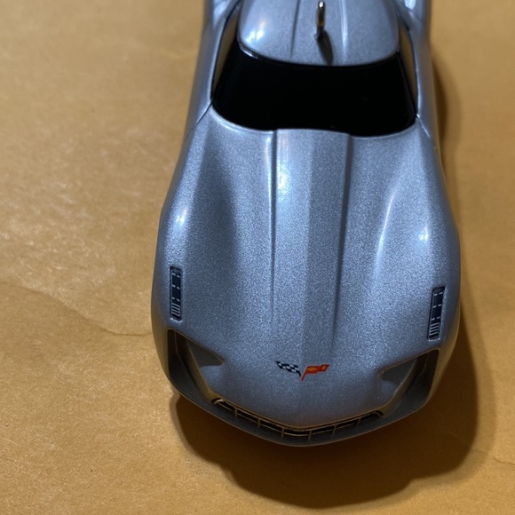 Hallmark 2009 corvette stingray GM ornament - Picture 9 of 10